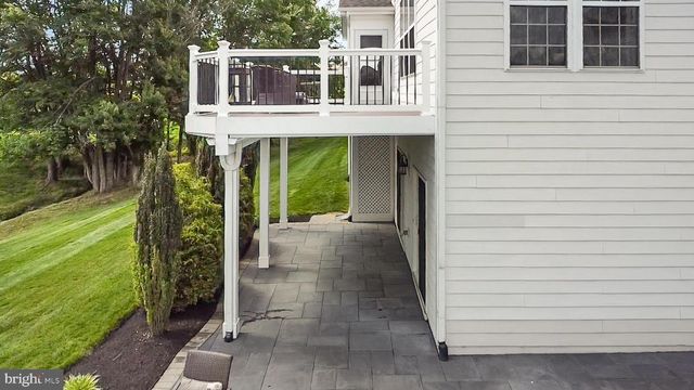 23044 CREIGHTON FARMS DR, Leesburg, VA 20175