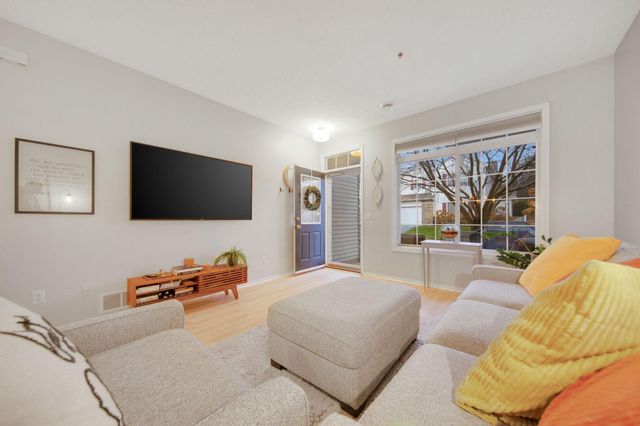 739 Maple Hills Drive I, Maplewood, MN 55117