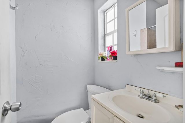 4291 NW 10th Terrace, Fort Lauderdale, FL 33309