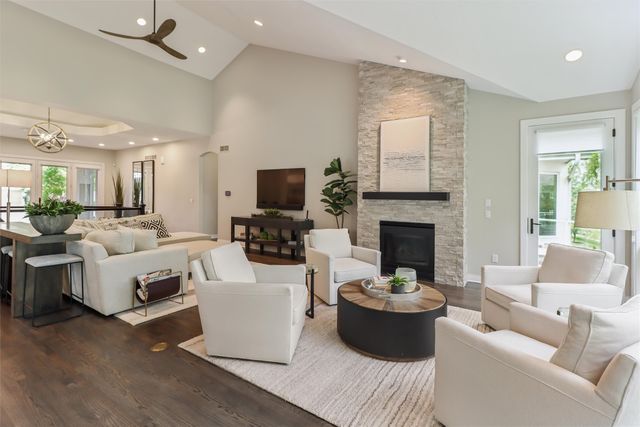 5754 Gallery Court, West Des Moines, IA 50266