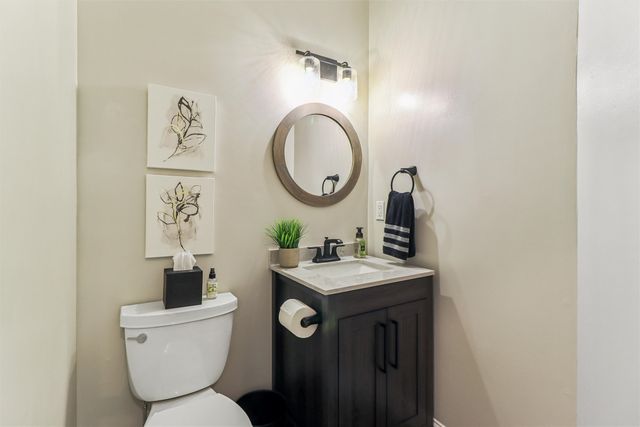 5754 Gallery Court, West Des Moines, IA 50266