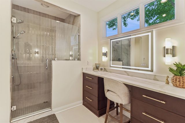 5754 Gallery Court, West Des Moines, IA 50266