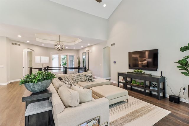 5754 Gallery Court, West Des Moines, IA 50266