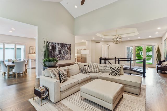 5754 Gallery Court, West Des Moines, IA 50266