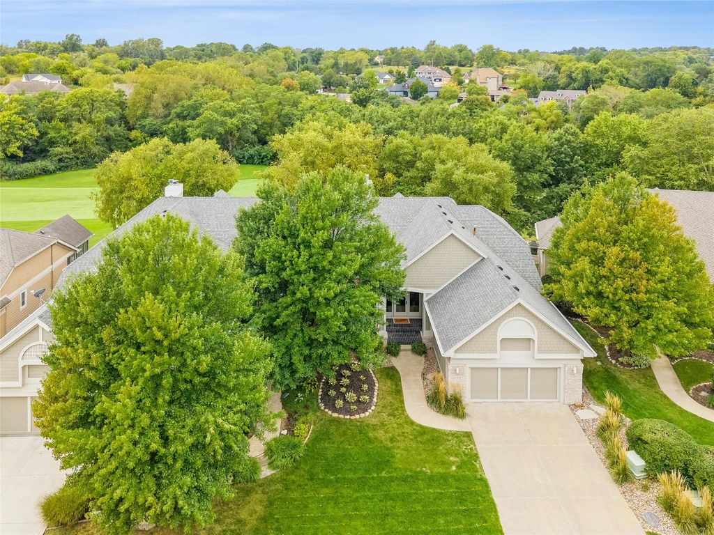5754 Gallery Court, West Des Moines, IA 50266