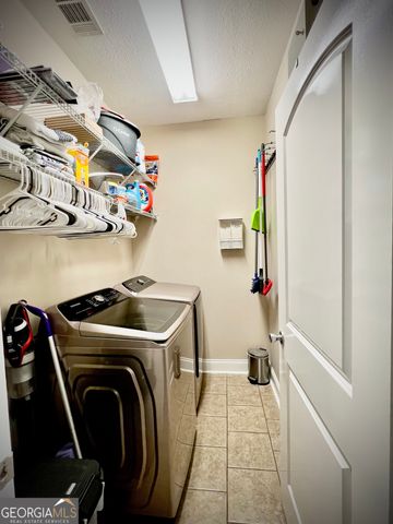511 Live Oak Way, Dublin, GA 31021