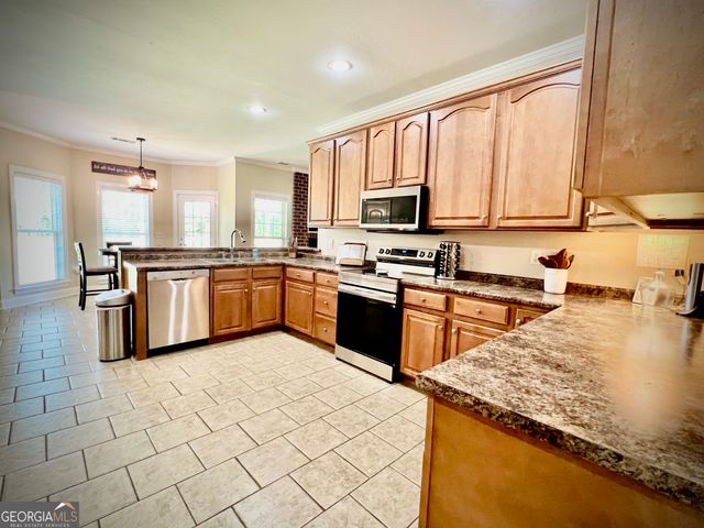 511 Live Oak Way, Dublin, GA 31021