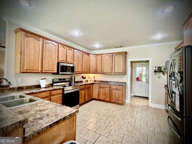 511 Live Oak Way, Dublin, GA 31021