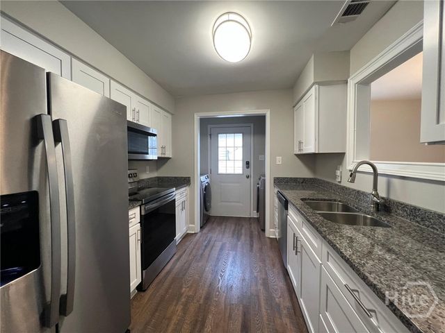 826 E 33rd Street, Savannah, GA 31401
