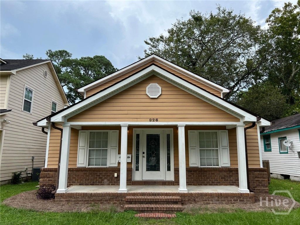 Image 1 of property listing at 826 E 33rd Street, Savannah, GA 31401