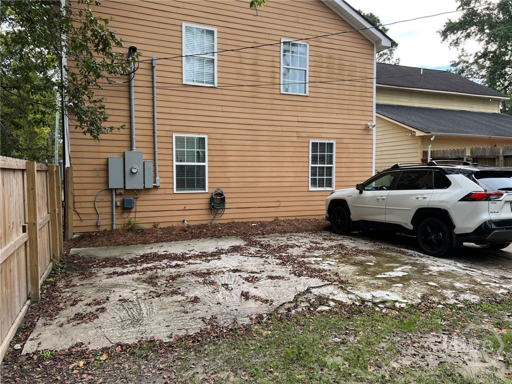 Image 14 of property listing at 826 E 33rd Street, Savannah, GA 31401