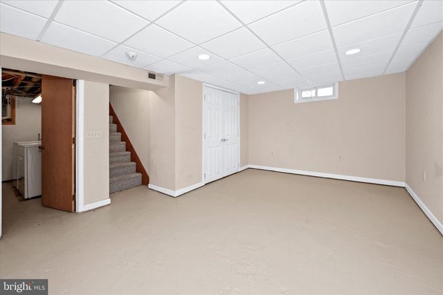 2614 EXETER RD, Wilmington, DE 19810