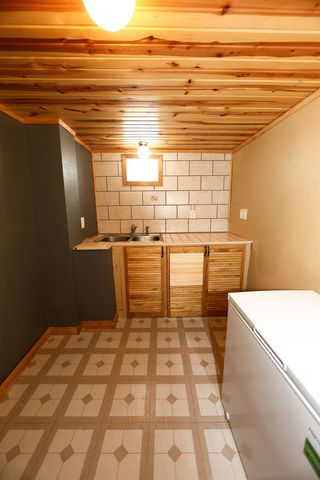 445 19th St NW, Minot, ND 58703