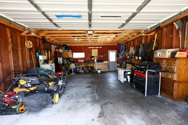 445 19th St NW, Minot, ND 58703