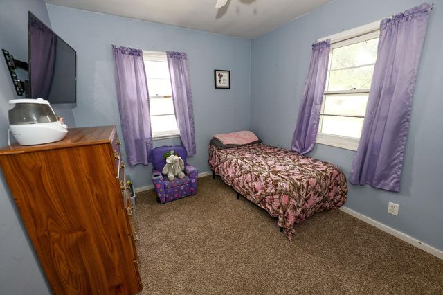 445 19th St NW, Minot, ND 58703