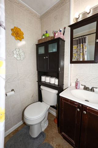 445 19th St NW, Minot, ND 58703