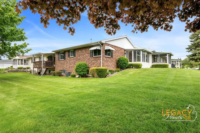 705 60th Street 349, Grand Rapids, MI 49548