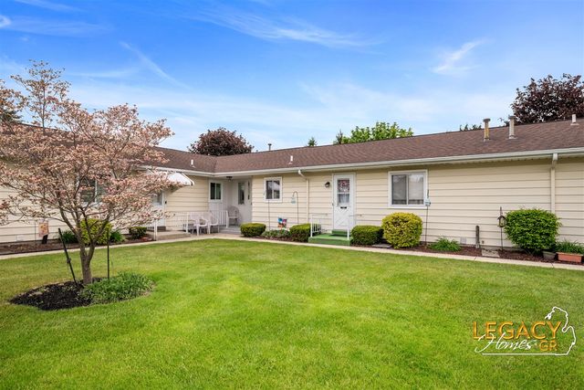705 60th Street 349, Grand Rapids, MI 49548