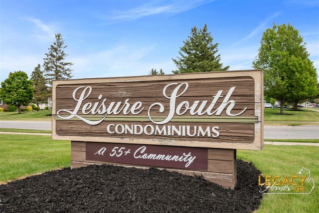 705 60th Street 349, Grand Rapids, MI 49548