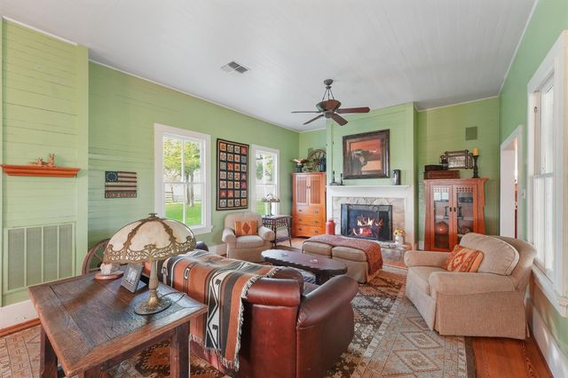 9058 Sam Houston RD, Brenham, TX 77833