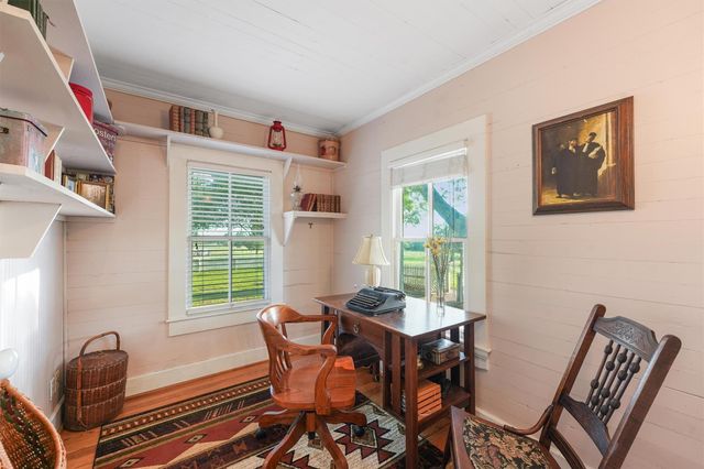 9058 Sam Houston RD, Brenham, TX 77833