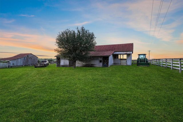 9058 Sam Houston RD, Brenham, TX 77833