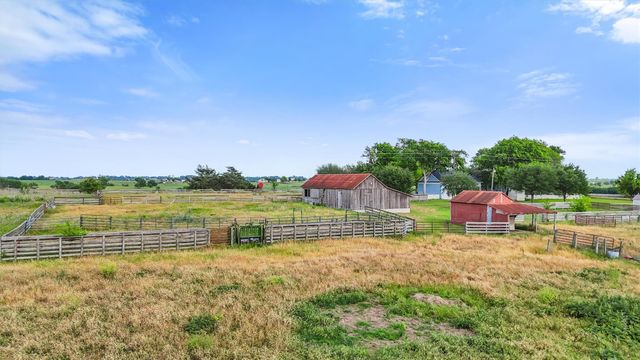 9058 Sam Houston RD, Brenham, TX 77833