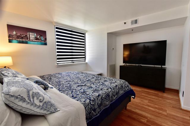 3525 Sage Road 701, Houston, TX 77056