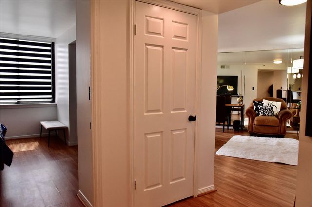 3525 Sage Road 701, Houston, TX 77056
