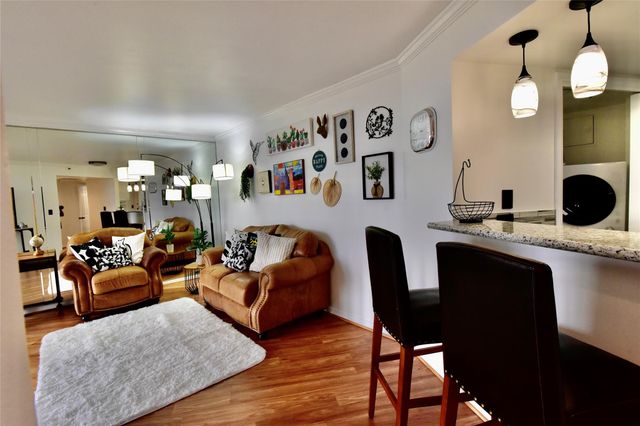 3525 Sage Road 701, Houston, TX 77056