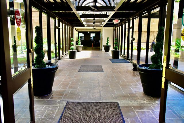 3525 Sage Road 701, Houston, TX 77056