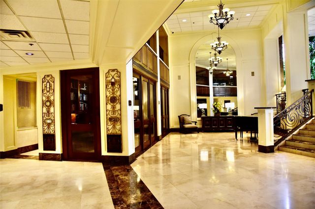 3525 Sage Road 701, Houston, TX 77056