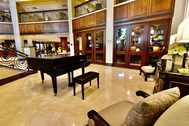 3525 Sage Road 701, Houston, TX 77056