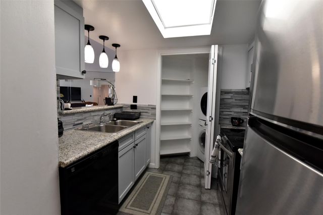 3525 Sage Road 701, Houston, TX 77056