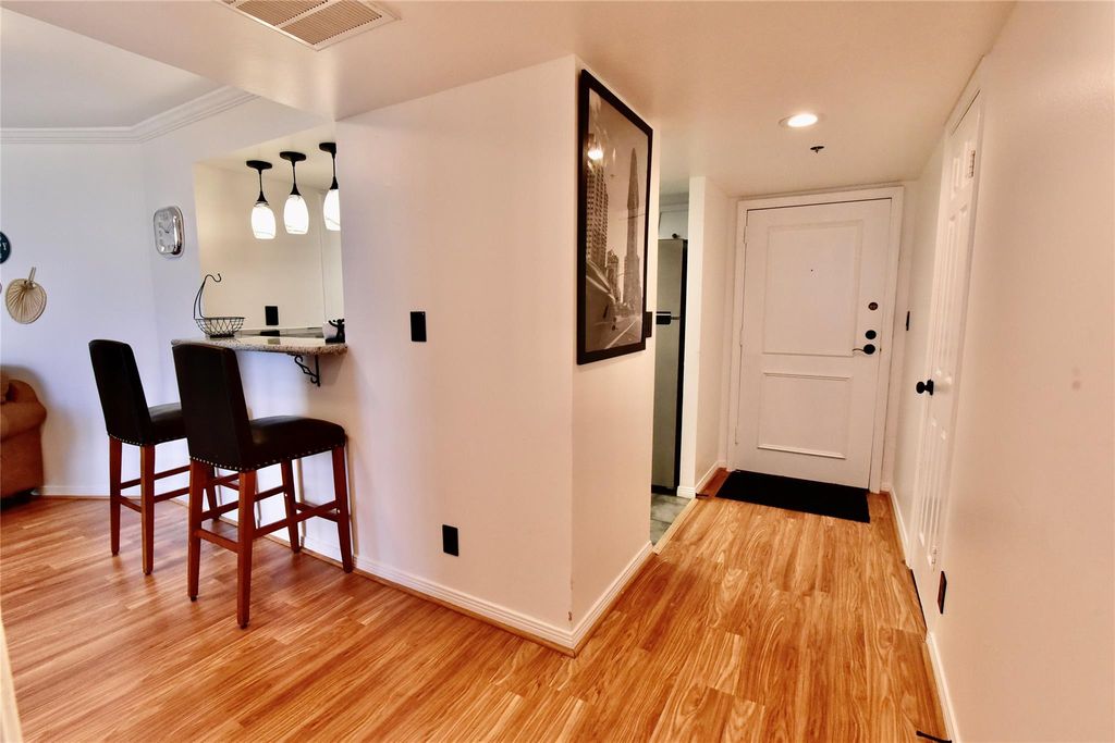 3525 Sage Road 701, Houston, TX 77056