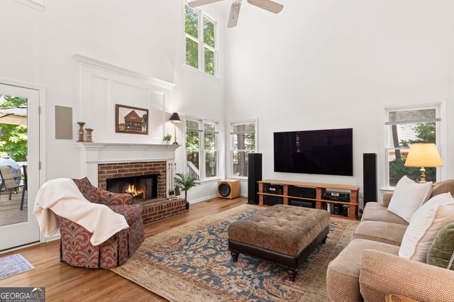6256 Woodlore Drive NW, Acworth, GA 30101