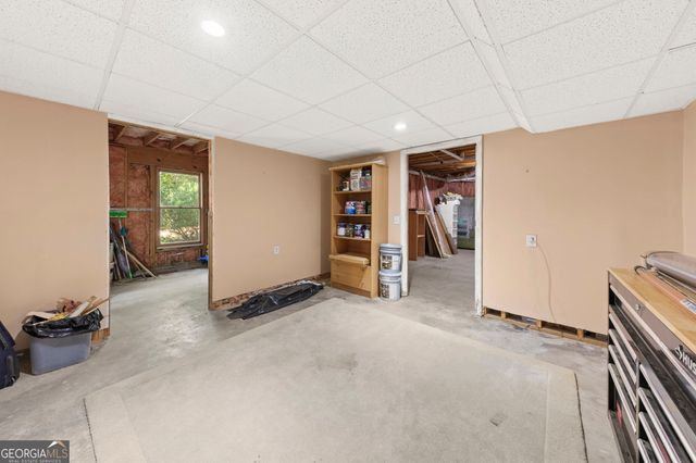 6256 Woodlore Drive NW, Acworth, GA 30101