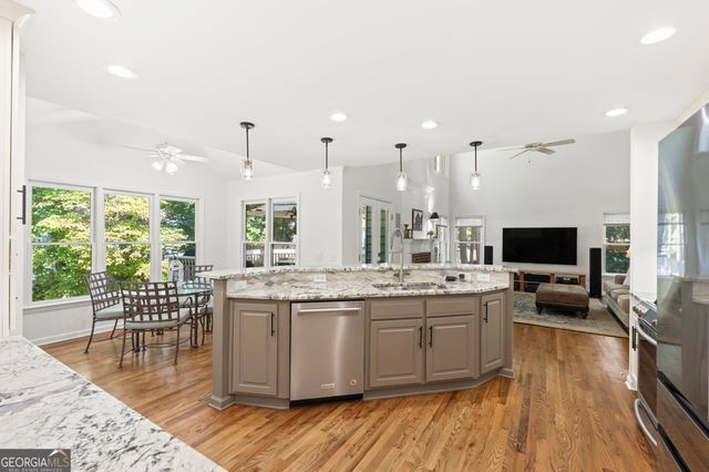 6256 Woodlore Drive NW, Acworth, GA 30101