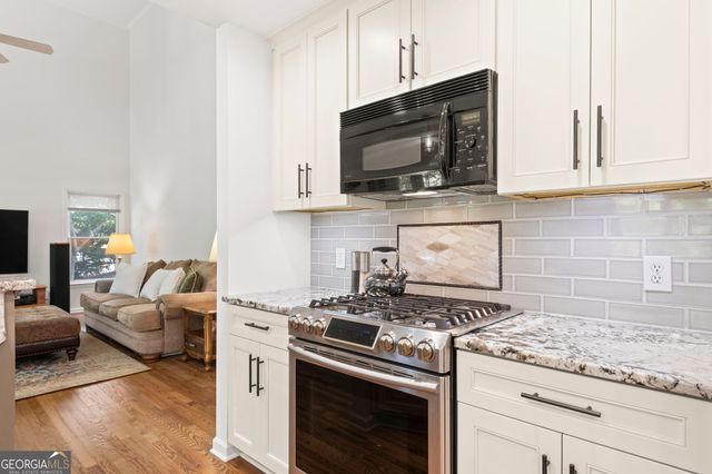 6256 Woodlore Drive NW, Acworth, GA 30101