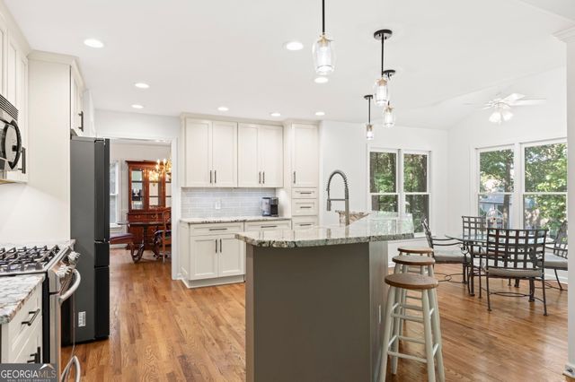 6256 Woodlore Drive NW, Acworth, GA 30101