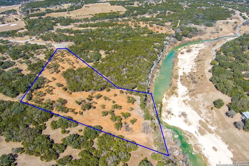1246 Clearwater Canyon, Bandera, TX 78003
