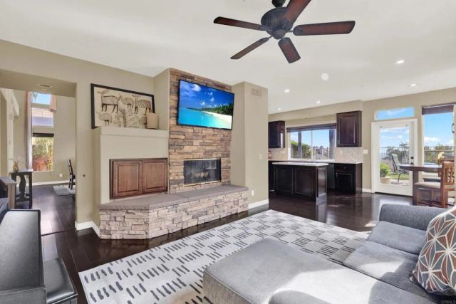 2223 Rock View Glen, Escondido, CA 92026