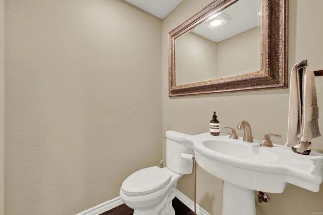 2223 Rock View Glen, Escondido, CA 92026