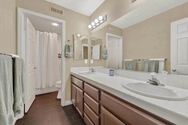 2223 Rock View Glen, Escondido, CA 92026