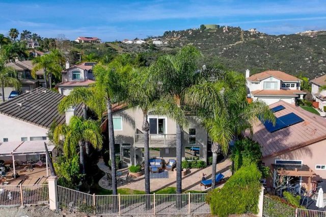 2223 Rock View Glen, Escondido, CA 92026