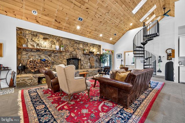 3827 PINE GROVE RD, Stanley, VA 22851