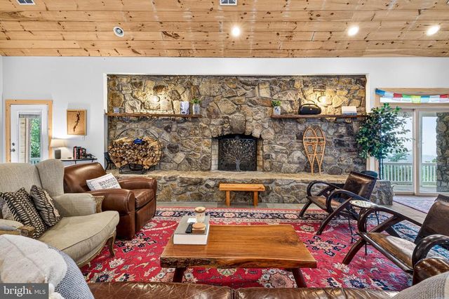 3827 PINE GROVE RD, Stanley, VA 22851