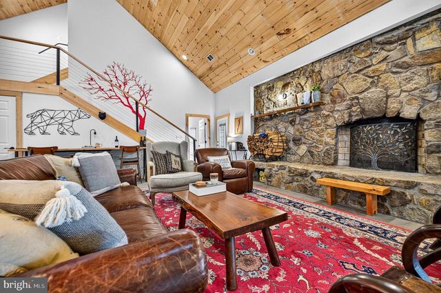 3827 PINE GROVE RD, Stanley, VA 22851