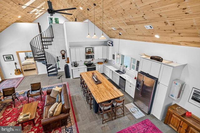 3827 PINE GROVE RD, Stanley, VA 22851