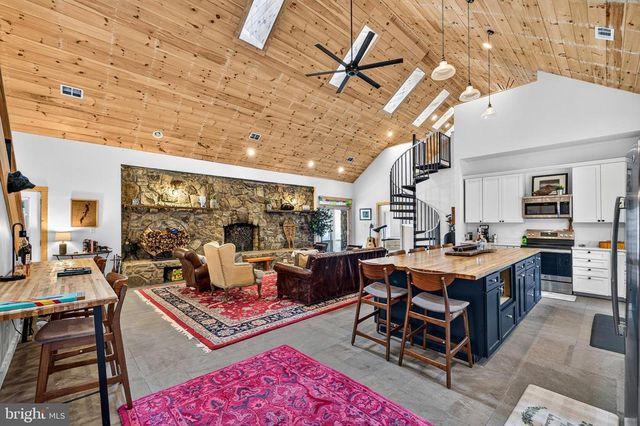 3827 PINE GROVE RD, Stanley, VA 22851